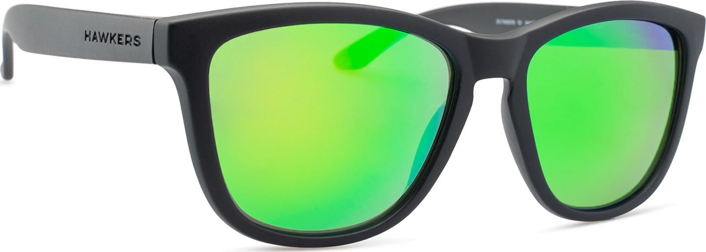 Hawkers polarized 2025
